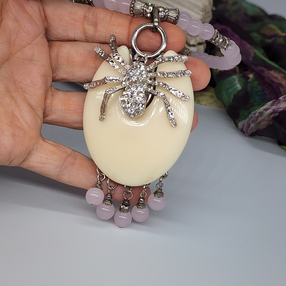 Natural Stones Rose Quartz Spider 🕷 Pendant Jewelry Silver Necklace - Picture 4 of 11